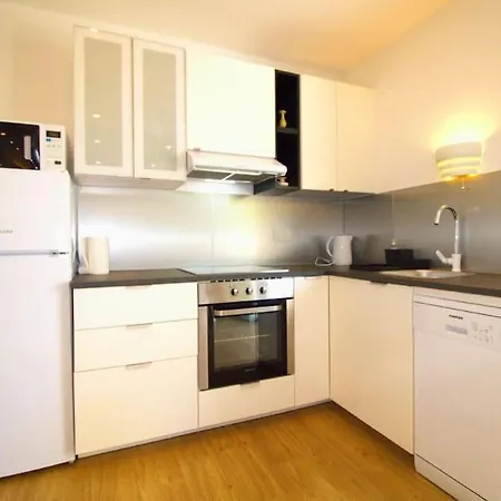 Apartman Nada * מורטר