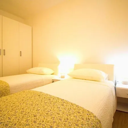 Apartman Nada דירה *